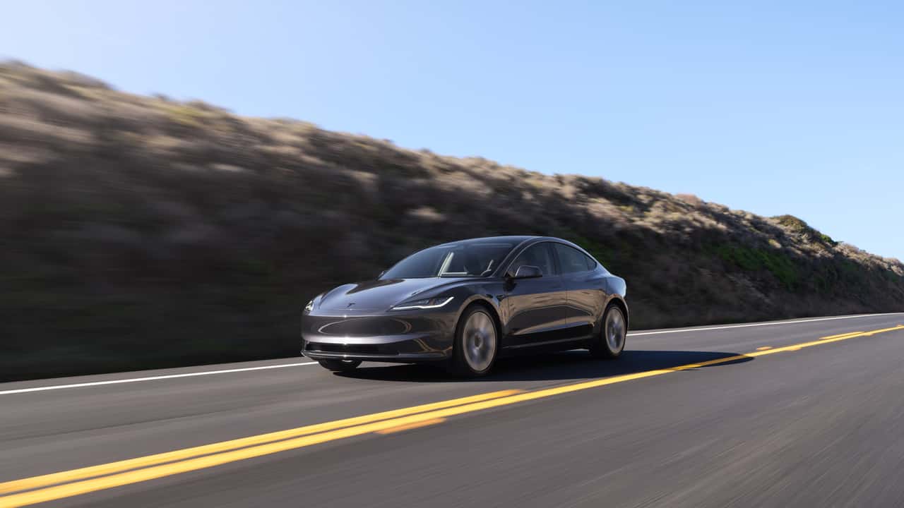 Tesla Model 3, Model Y Battery Range Loss Ranked Near Bottom