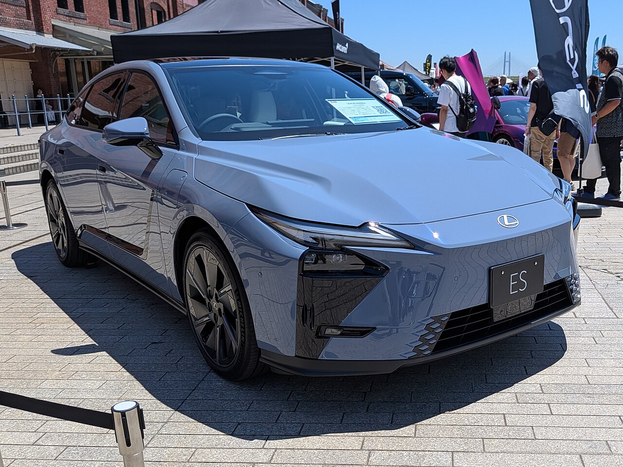 Lexus ES 500e